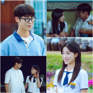 ‘17년 소꿉친구’ 이재욱X최성은, 풋풋한 과거 스틸 공개! (마지막 썸머)