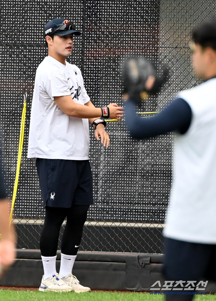 한화 "문동주 상황 보겠다" 선공에, 삼성 "원태인-후라도 1차전 미출전" 왜? [PO1 현장]