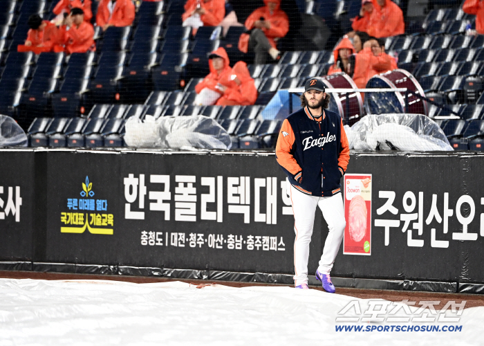 가을비야 그만 좀 내려라! 삼성-한화 18년 만의 가을야구 1차전, 비 때문에 전격 취소 → 그럼 폰세는 어떻게? [PO1]