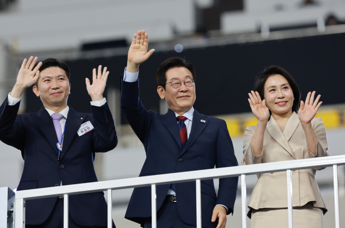 '부산체전 첫방문'이재명 대통령"전국체전은 단순한 경기 넘어 역사적 의미,스포츠 참된 가치를 국민에 전해달라"