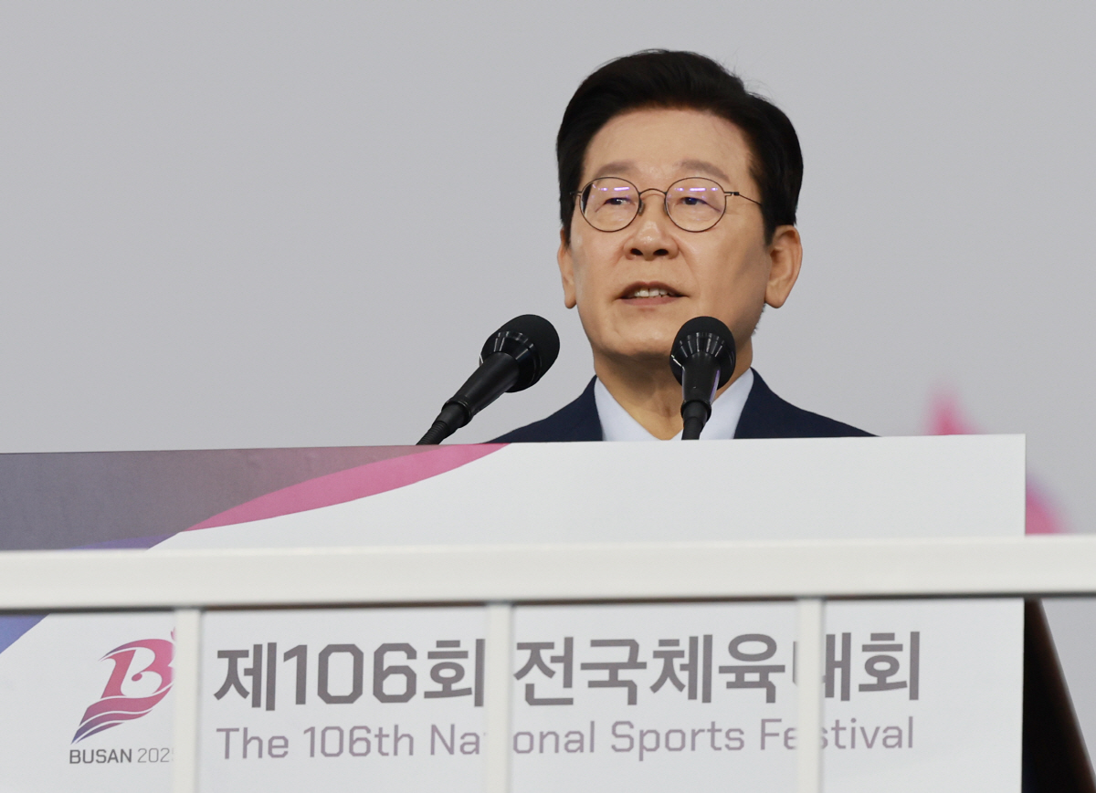'부산체전 첫방문'이재명 대통령"전국체전은 단순한 경기 넘어 역사적 의미…