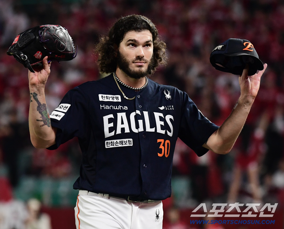 "어떻게 공략해야 하나요" 적장도 리스펙트..."폰세 KBO 최고 투수,…