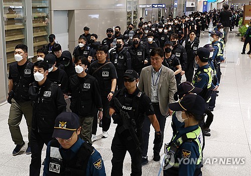 캄보디아 송환 64명 중 45명 충남경찰청서 수사…피의자 신분