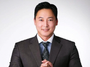 前 야구선수 출신 유튜버 조용훈, 라이브 중 추락사…