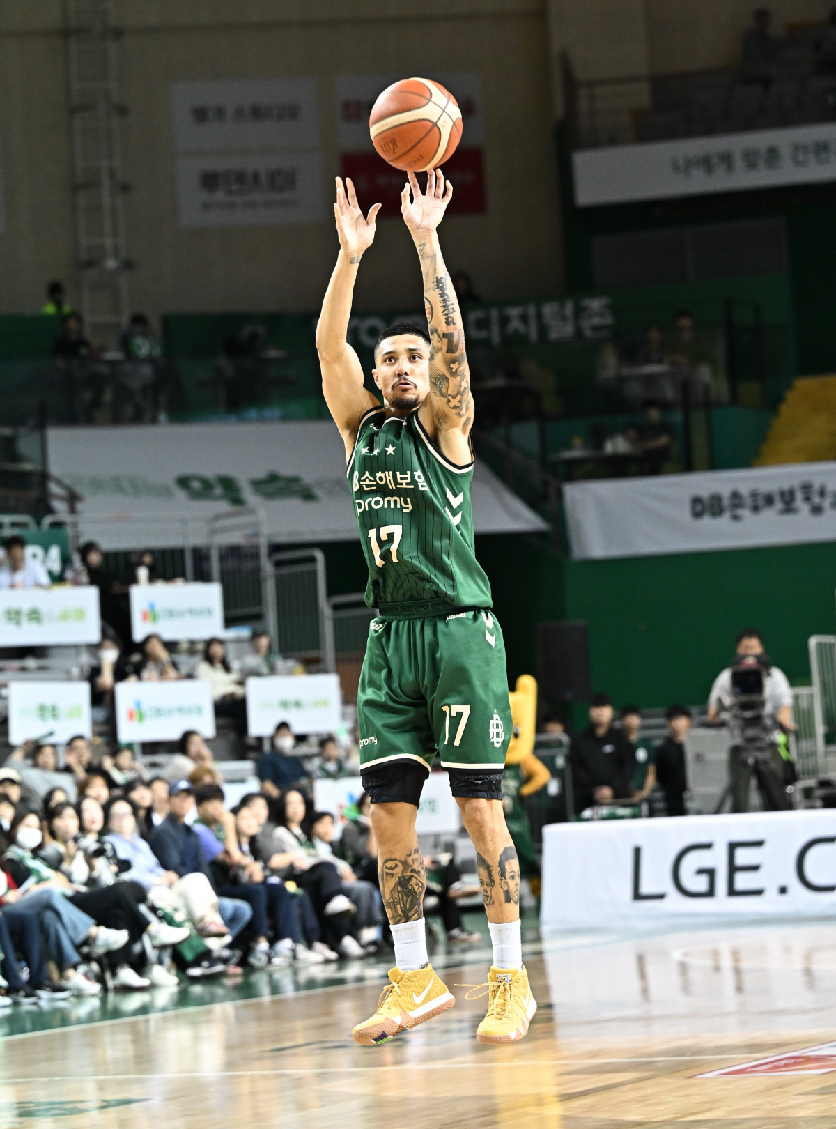 [KBL리뷰]17점차 대역전 DB, 연패 위기 피했다…알바노 맹활약 앞세…