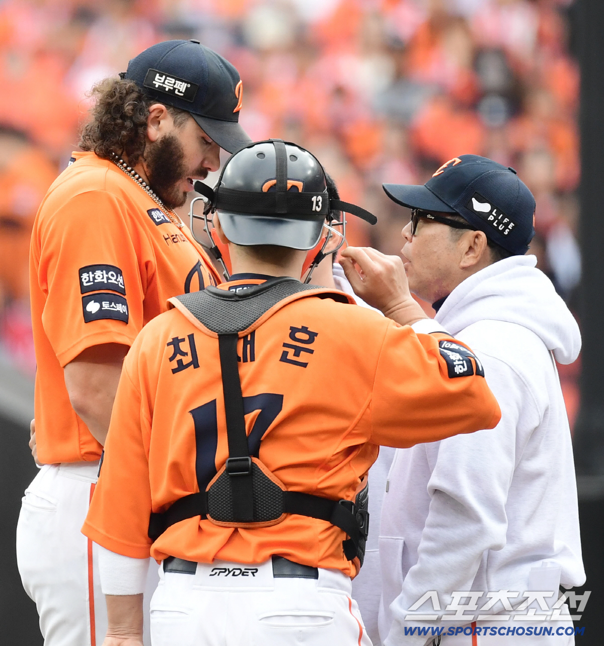 구자욱과 신경전, 6실점 최다 실점…'아찔한 첫 PS' 4관왕 투수도 '…