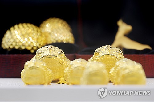 날개돋친 금값에 ETF 한달 수익률만 20% 넘어…"올라도 더 담자"
