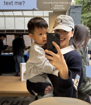 '72억 신혼집' 손연재, 아들과 파티 동반 참석..'셀럽맘'의 여유 미소