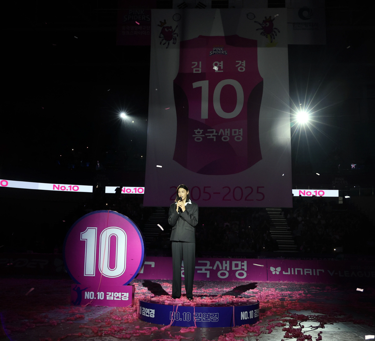 "분위기 말고 배구를 하라고!" 감독 김연경의 폭풍 독설, 스스로도 놀랐…