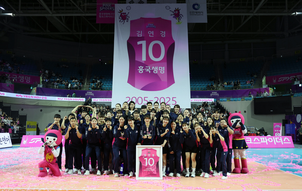"분위기 말고 배구를 하라고!" 감독 김연경의 폭풍 독설, 스스로도 놀랐…