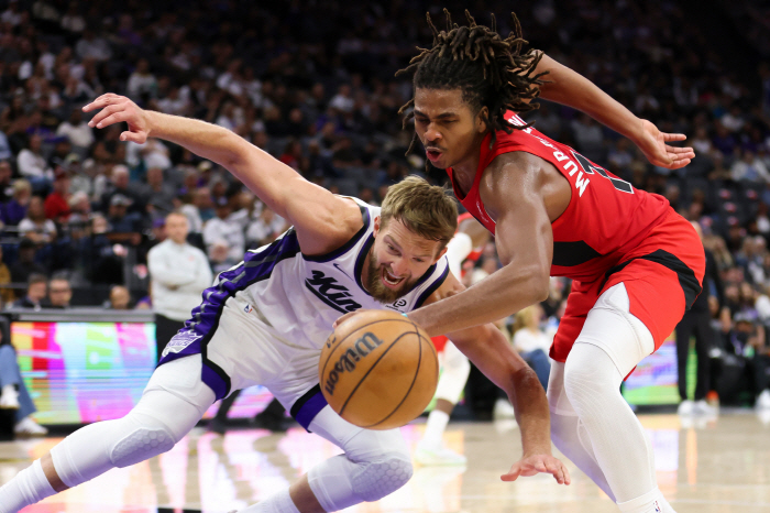 개막 앞둔 NBA, 슈퍼스타 부상 속출. 새크라멘토 에이스마저 1급 햄스트링 부상, 개막전 결장 확정