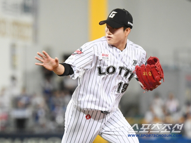 데뷔 11년만의 뒤늦은 봄 → 멀티이닝 전체 1위의 절실한 고백 "반짝 …