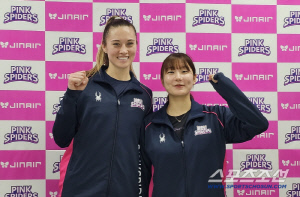 퇴출 외인→김연경 대신할 에이스 변신! 4년만에 확 달라진 '파워풀' 레베카 