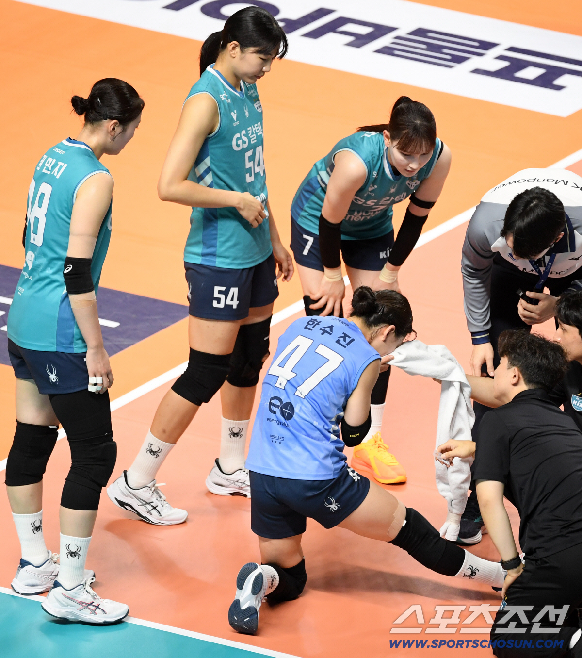 [포토] 한수진 '참고 뛴다'