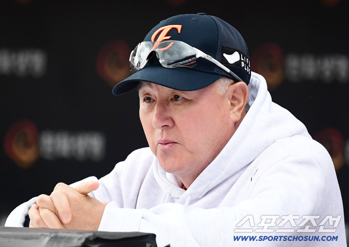 폰세-와이스가 이렇게 무너질 거라 예상했겠나...김경문 감독 "그래서 야…