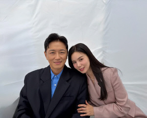 진태현♥박시은, 입양딸 대박 이어 경사터졌다 