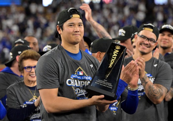 '부러워 미칠 지경' 韓 선수는 대주자 대기하는데, 日 투수 3인방은 PS 씹어먹는 중. 수준 차이 가늠조차 안된다