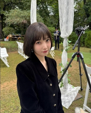 “세 자매 미모 무엇” 레드벨벳 조이, 여동생 결혼식서 단발 시스루뱅[SCin스타]