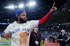 60홈런 MVP 후보의 자멸, 병살타-3K-실책...토론토 루키 투수의 반란, LAD만 좋아지네