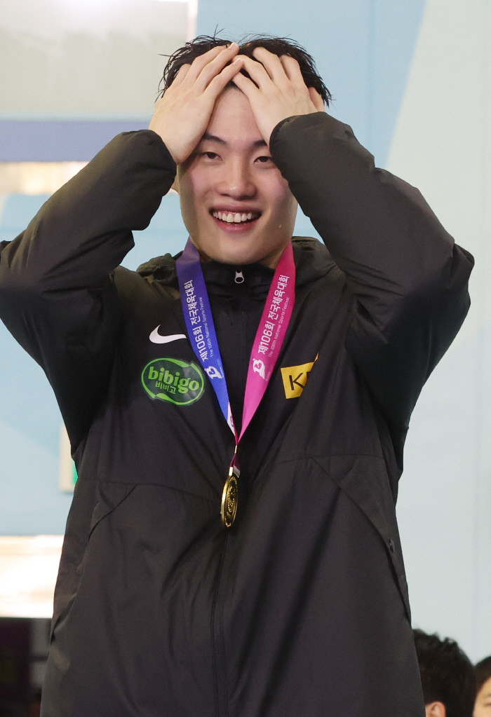 "1분43초92" 불굴의 황선우,中쑨양의 亞기록을 8년만에 깼다! 亞선수 최초의 '43초대' 쾌거![부산전국체전]