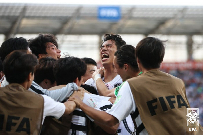 [오피셜]"기내 아동포르노 시청" 일본 망신시킨 JFA 기술위원장 해임→…