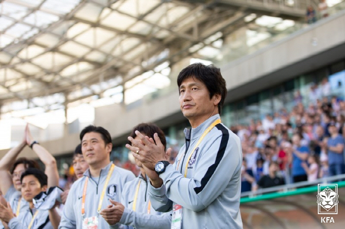 [오피셜]"기내 아동포르노 시청" 일본 망신시킨 JFA 기술위원장 해임→…