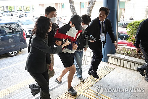 캄보디아 송환 피의자 10명 영장실질심사 출석…'묵묵부답'