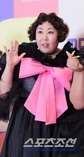 신기루, 법정구속 해명…팔에 선명히 남은 자국 무슨일[SCin스타]