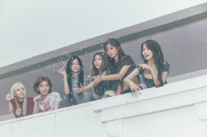 JYP 엔믹스 일냈다, '골든' 신드롬 꺾고 '톱100' 1위[종합]