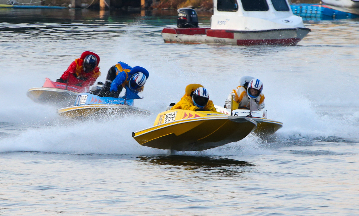 '한국 경정 아버지' 기리는 영예의 무대, 구리하라배 특별경정 승자는