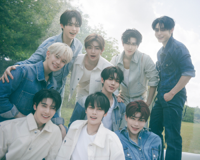 제로베이스원, '닥터! 닥터!' 차트 1위→기부까지…선한 영향력으로 롱런