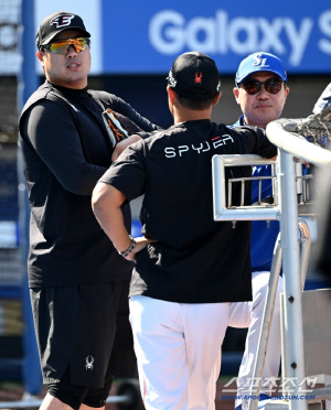 18년이 흐른 뒤, 선수 아닌 감독으로 만나는 '괴물'...