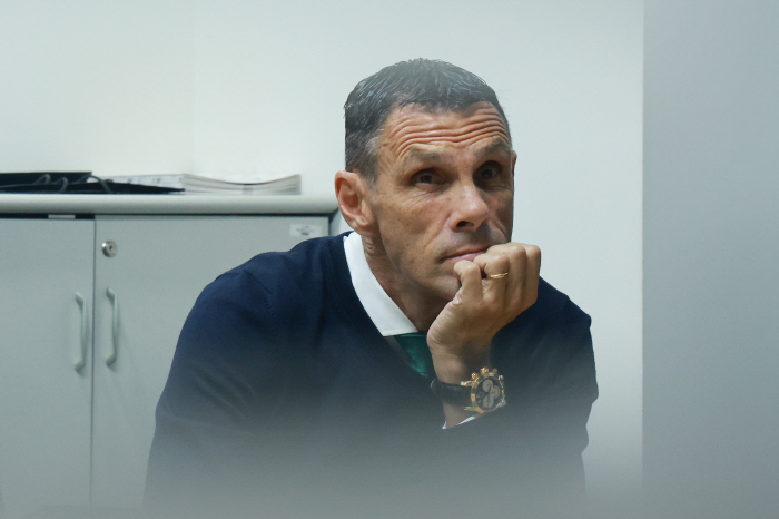 [공식발표]'SNS로 판정 공개 비판' 전북 포옛 감독, 벌금 300만원 징계...K리그1 감독상 후보 가능