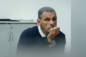 [공식발표]'SNS로 판정 공개 비판' 전북 포옛 감독, 벌금 300만원 징계...K리그1 감독상 후보 가능