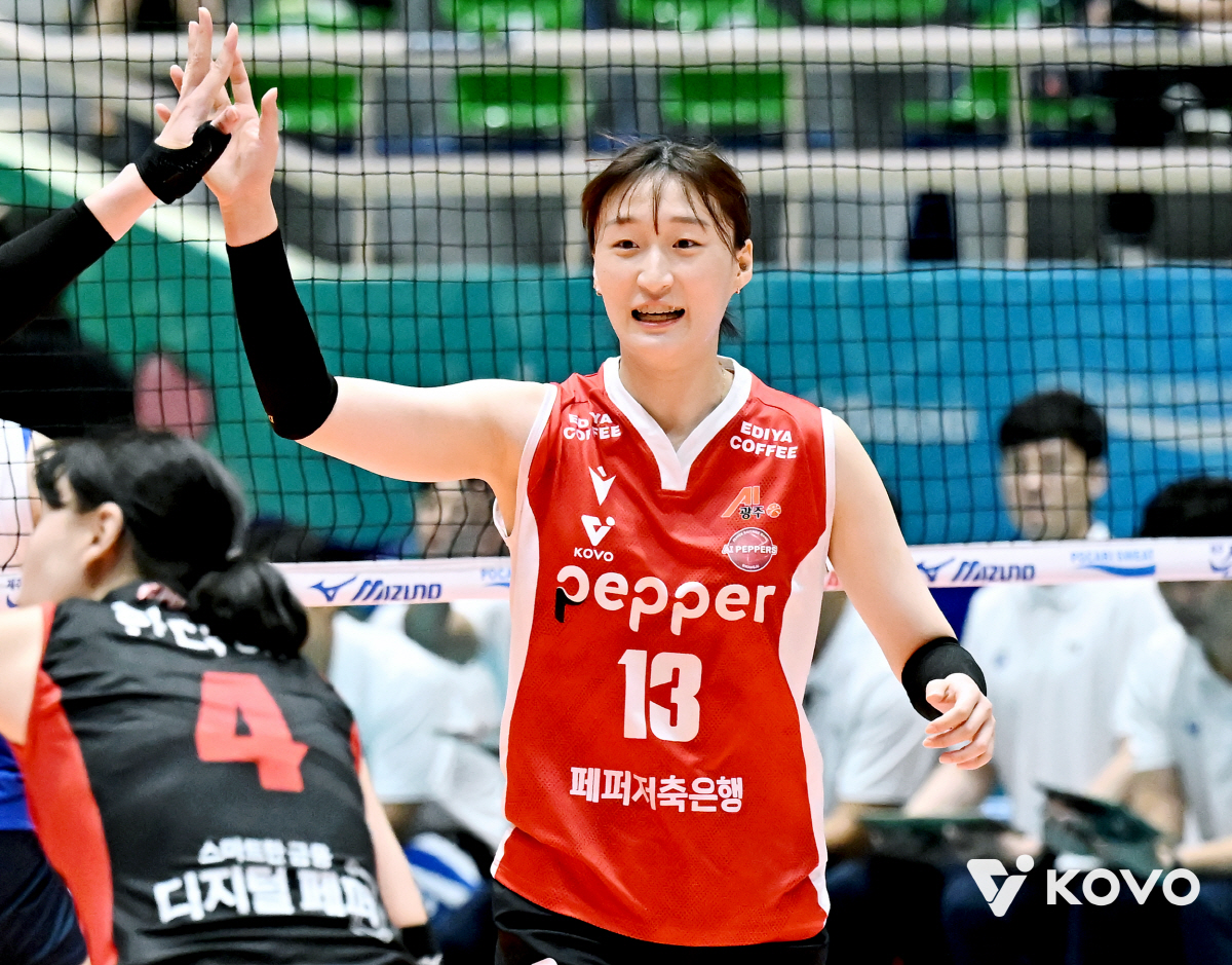 '4년 연속 꼴찌' 페퍼저축, 개막전부터 날벼락! → '절대 전력' 외국…
