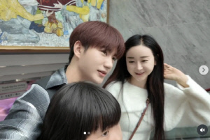 ‘이혼’ 함소원·진화, 또 재결합설…딸과 한국 놀이공원 데이트 포착