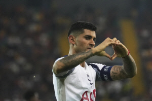 '토트넘 레전드' 손흥민도 못 받아본 역대급 대우, 어쩌면 당연하다...결장하면 승률 '단 23%'