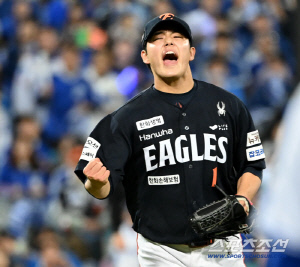 사실상 1 1, 내일 없는 도박같은 승부수였다...'불펜' 문동주, 한화를 또 살렸다 [PO3 핫포커스]