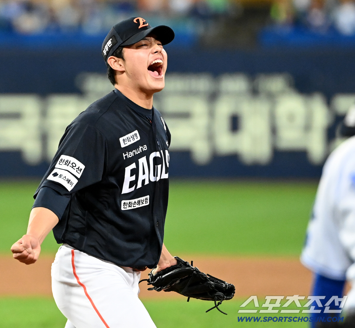 [포토] 환호하는 문동주, 한화가 이겼다!