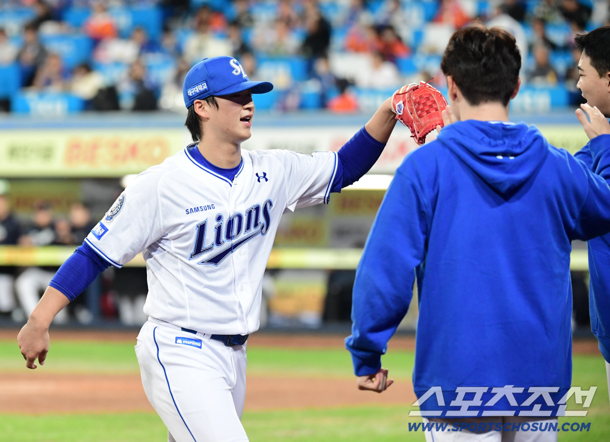 문동주 4이닝 58구, 내일 없는 사생결단 총력전 끝 한화 2승 선점, …