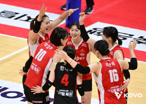 기업은행 이어 도로공사도 개막전 패배…여자배구 혼전의 서막