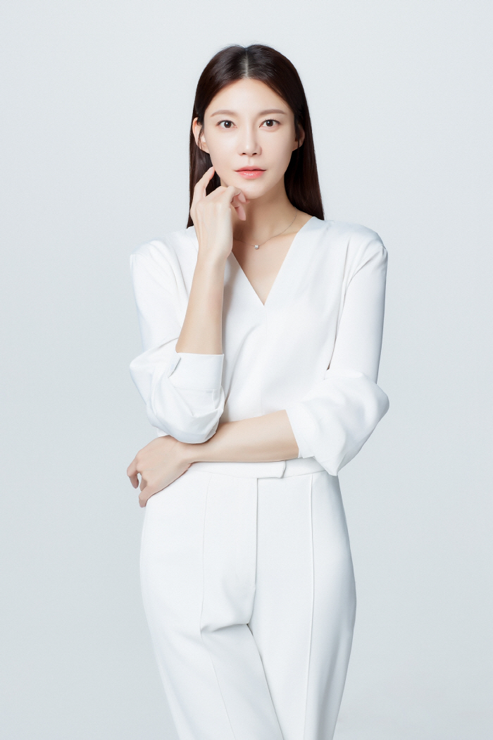 [공식] '♥주상욱과 한솥밥' 차예련, HB엔터와 인연 이어간다…재계약 체결