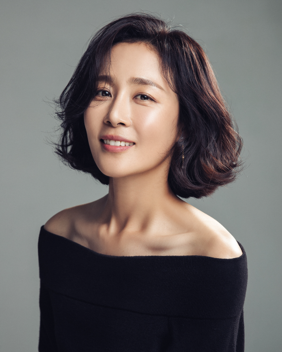 배우 문정희, 가족이 된 골든 리트리버 마누와의 삶…포토에세이  '마누 …