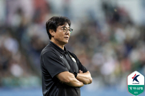 [현장인터뷰]'전설' 황선홍이 보는 이청용 '골프 세리머니' 논란, 