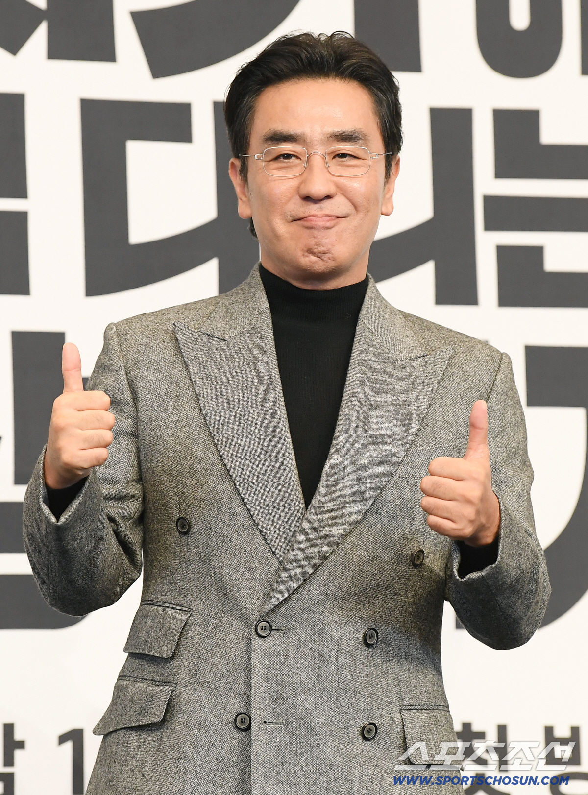 ‘김부장 이야기’ 류승룡 “15년 만 안방극장 복귀…선물처럼 잡았다”