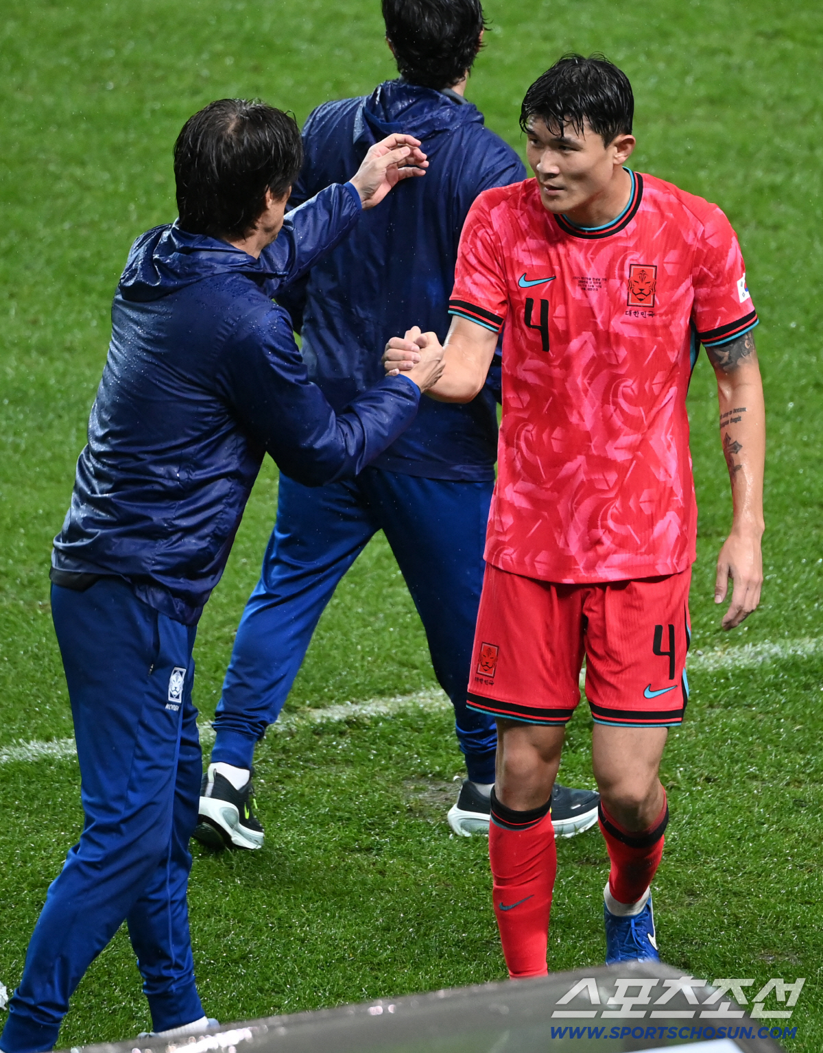 "축구가 우습나" 선 넘은 '가짜뉴스'→저주의 '굿판'…칼빼든 KFA, …