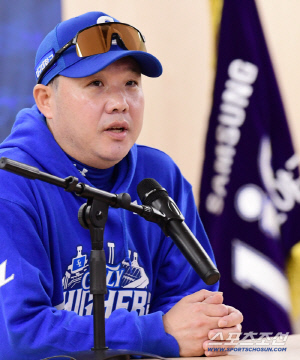 50홈런-158타점 4번타자 믿는 감독 