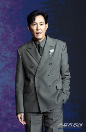 'AI 이정재'에게 속아 5억 뜯긴 50대女…소속사 칼 빼들었다 