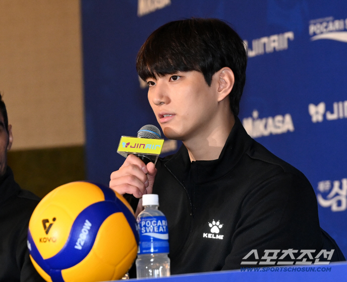 '임성진-나경복-야쿱' 화려한 OH 3인방, KB의 즐거운 고민 "목표는 플레이오프 그 이상, 코트에서 보여주겠다" [천안포커스]