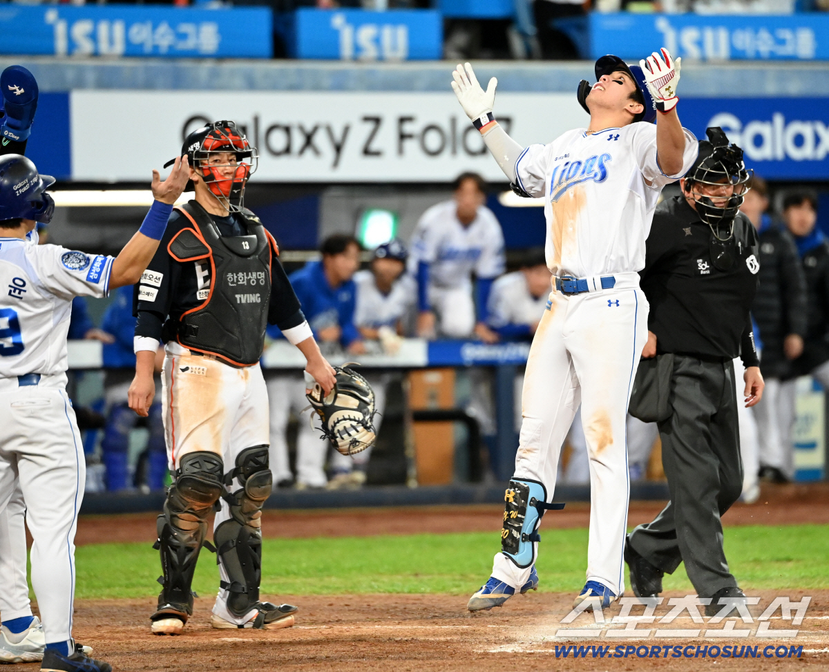 [포토] 동점 스리런 김영웅, 이거 실화냐?